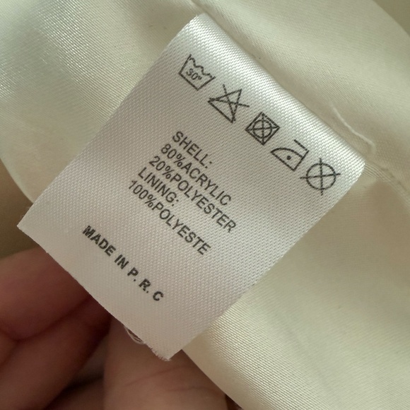 Brandy Melville Fiona White Faux Fur Bomber Jacket - Picture 11 of 12